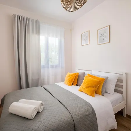 Metro Mlociny Superior By Bookinghost Apartment