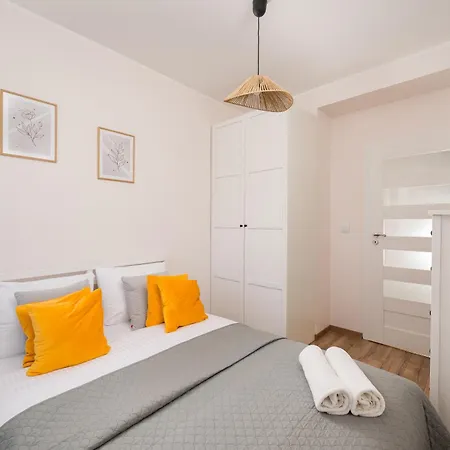 Daire Metro Mlociny Superior By Bookinghost Varşova