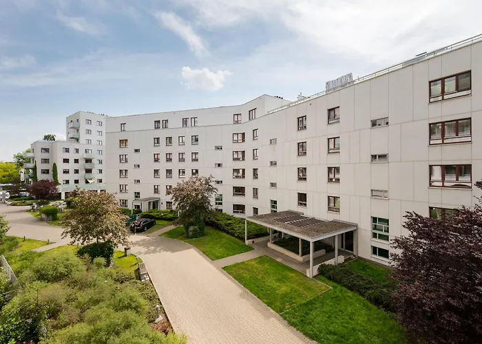 Metro Mlociny Superior By Bookinghost شقة