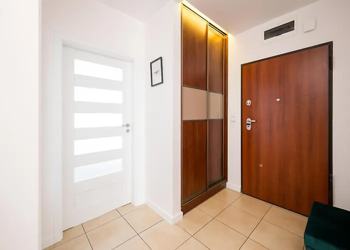 Metro Mlociny Superior By Bookinghost * وارسو