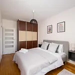 Apartman Metro Mlociny Superior By Bookinghost